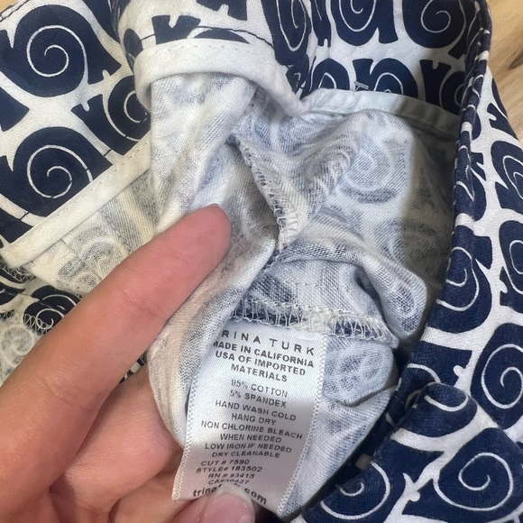 Trina Turk Navy And White Geometric Mini Shorts Size 4 Cotton/Spandex - Picture 3 of 4